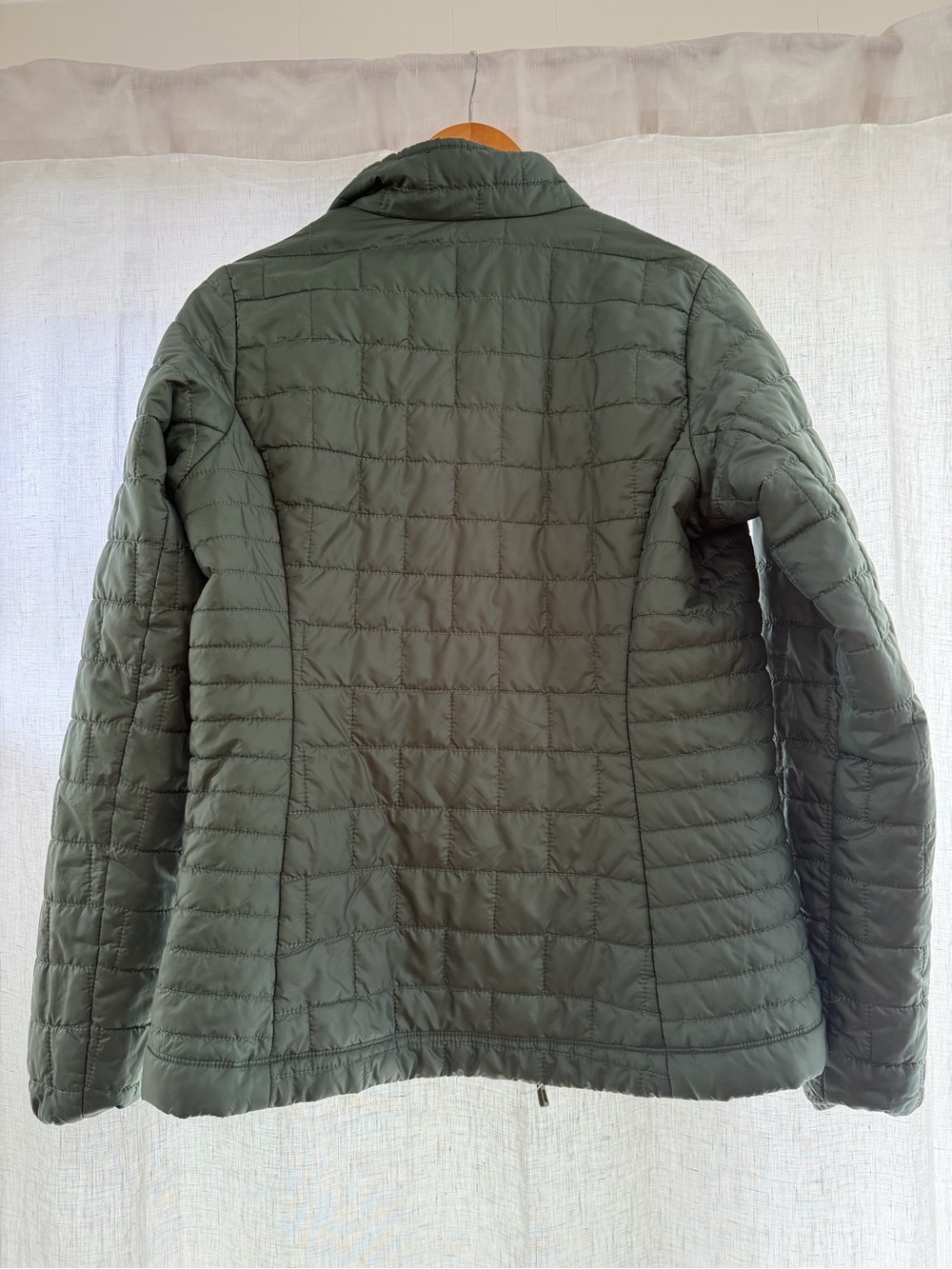 Patagonia Womens Quilted Jacket in Olive Green - Picture 2 of 3